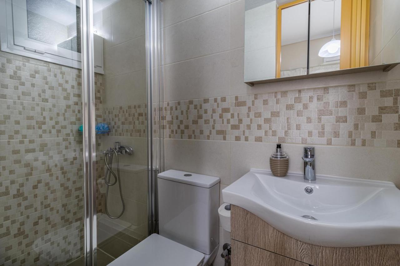 Ferienwohnung Couples Retreat, Fully Equipped Studio/ Loutraki Beach Exterior foto